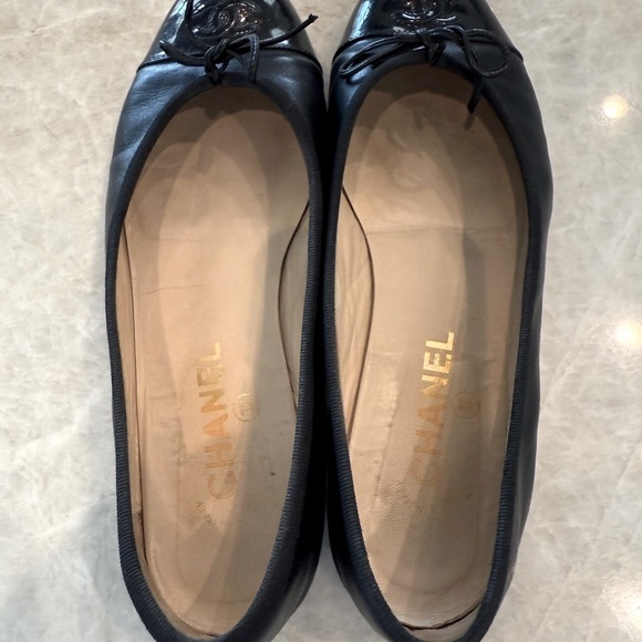 Chanel Black Leather Ballet Flats - Picture 5 of 6